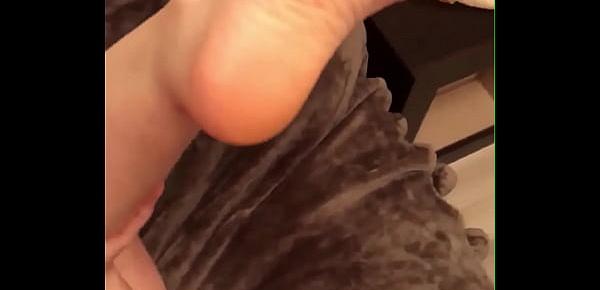 19 yo Tinder girl fucked on the first date (Part 1)